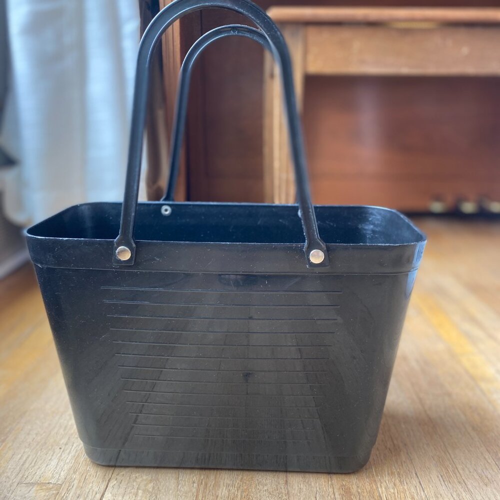Jinx’s Hinza mini tote